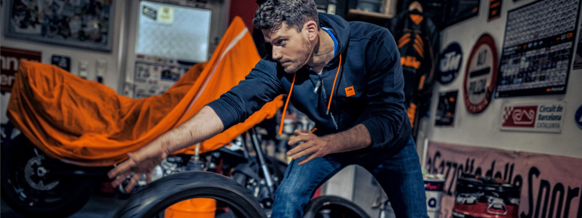 KTM SMT DEALERSHIP DEBUT DEALER SIGN UP KTM Sportmotorcycle GmbH